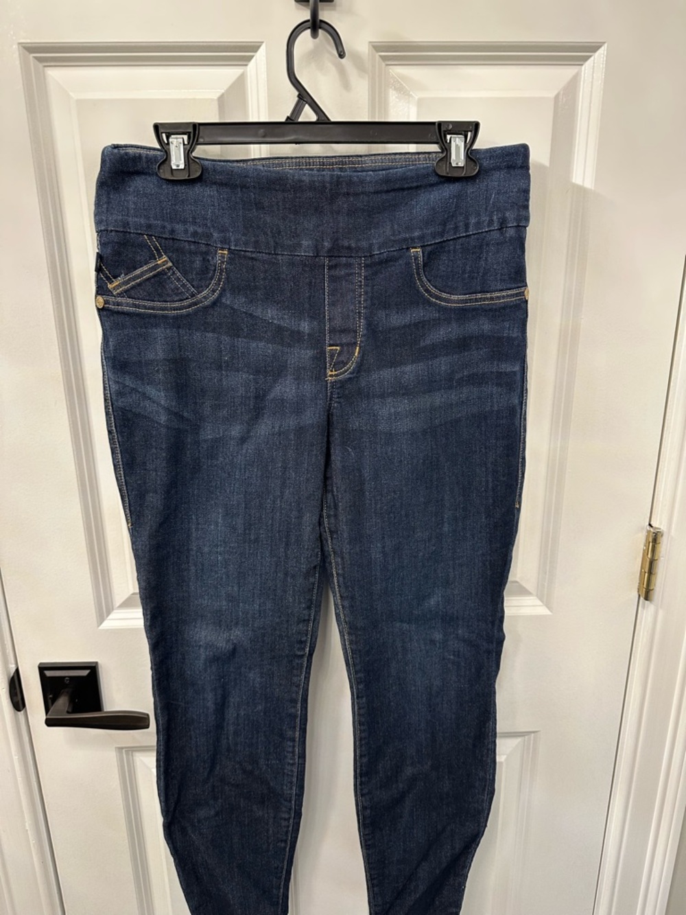 Dark Blue Rock and Republic Women’s Stretch Jeans